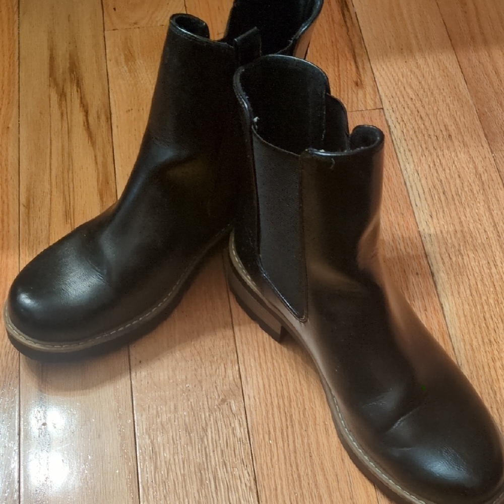 Universal Thread Black Ankle Boots